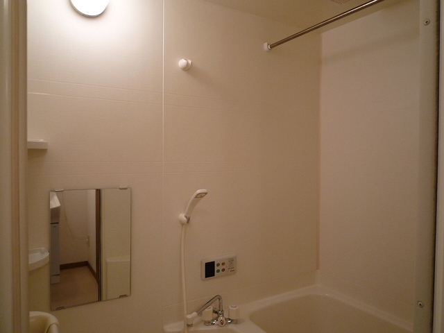 バス・シャワールーム　別部屋写真となります