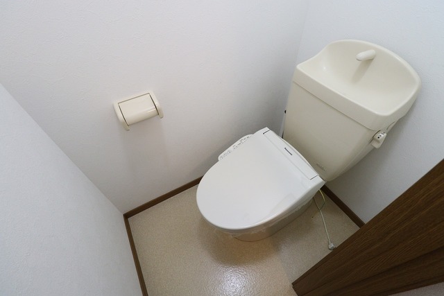 トイレ　別部屋写真となります