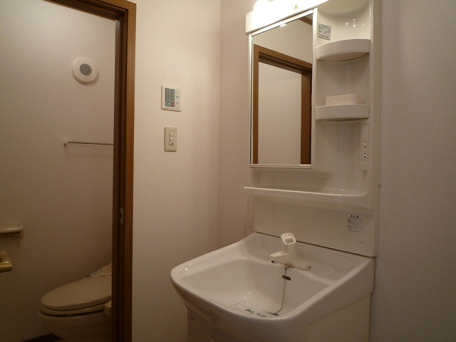 洗面設備　別部屋写真となります