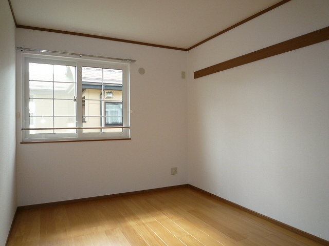 居室・リビング　別部屋写真となります