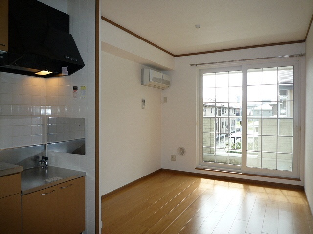 居室・リビング　別部屋写真となります