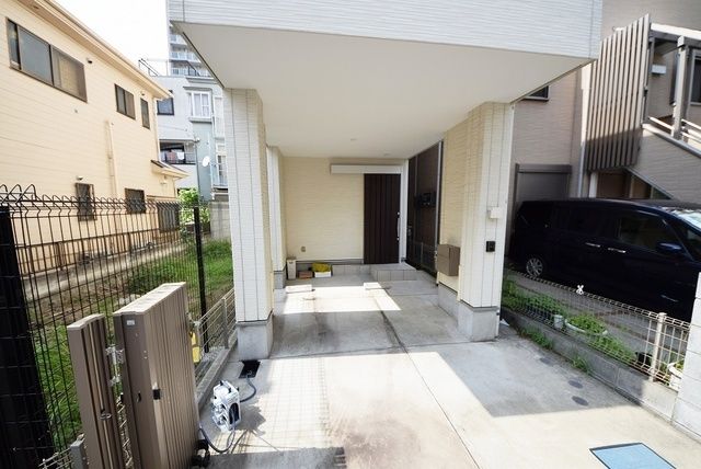 駐車場　駐車場