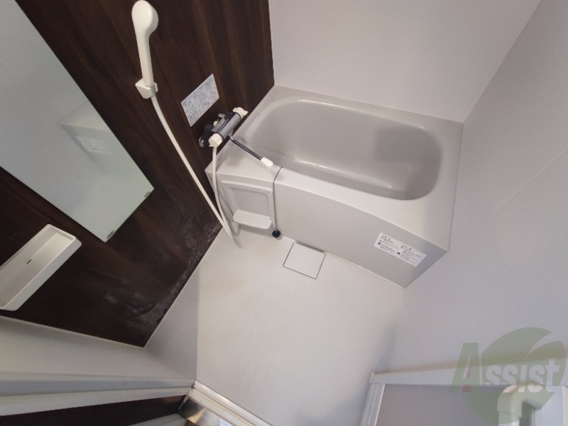 バス・シャワールーム　お風呂になります。一日の疲れを癒してくださいね。