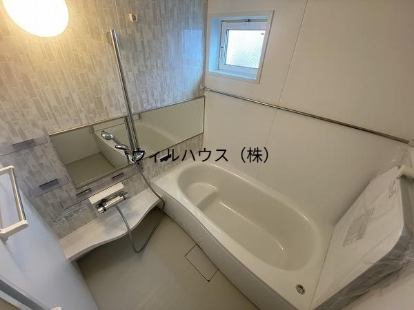 バス・シャワールーム　一坪浴槽！追い焚き機能！