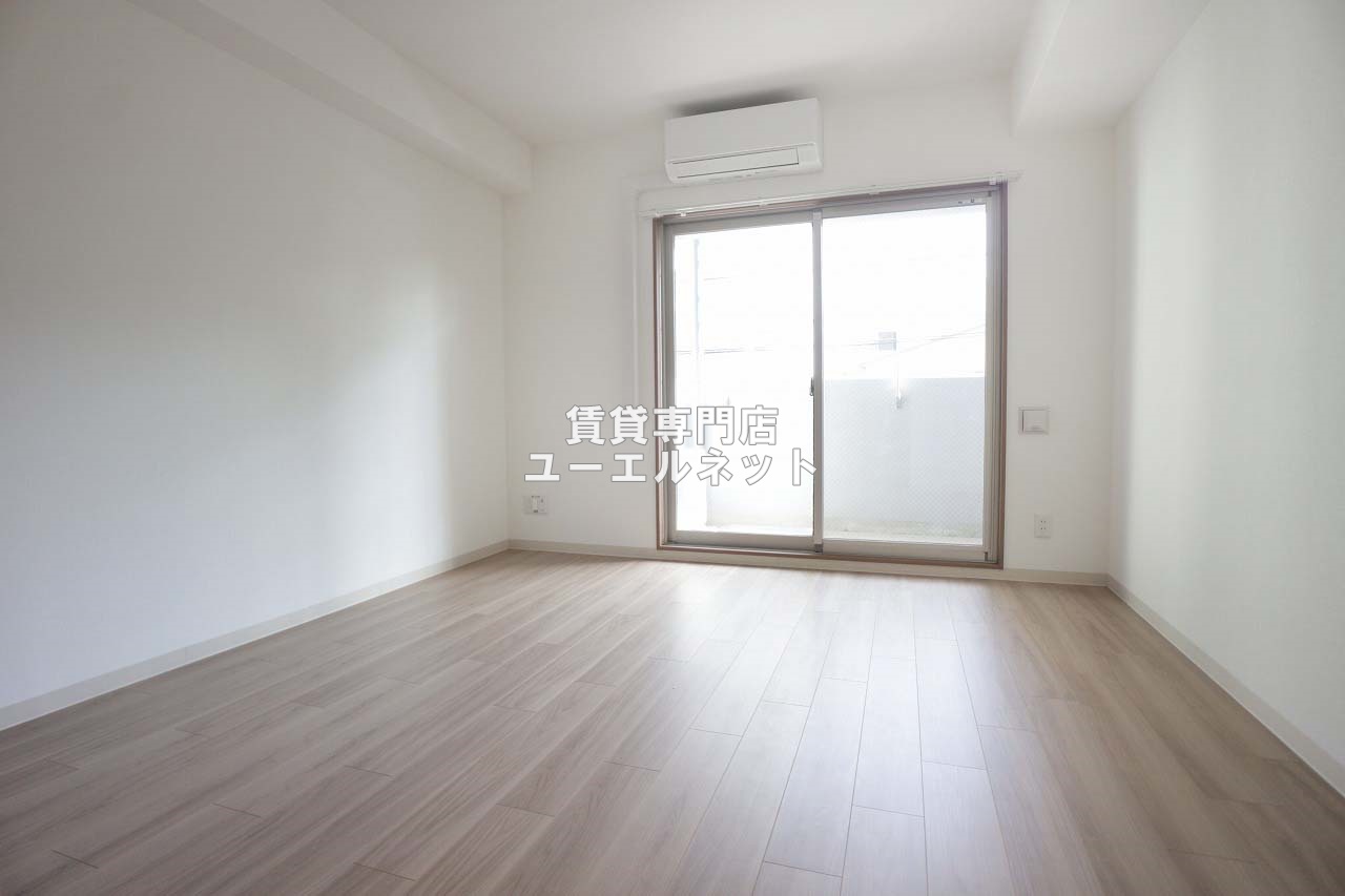 居室・リビング　ゆったりとくつろげる、落ち着きのある居室空間です