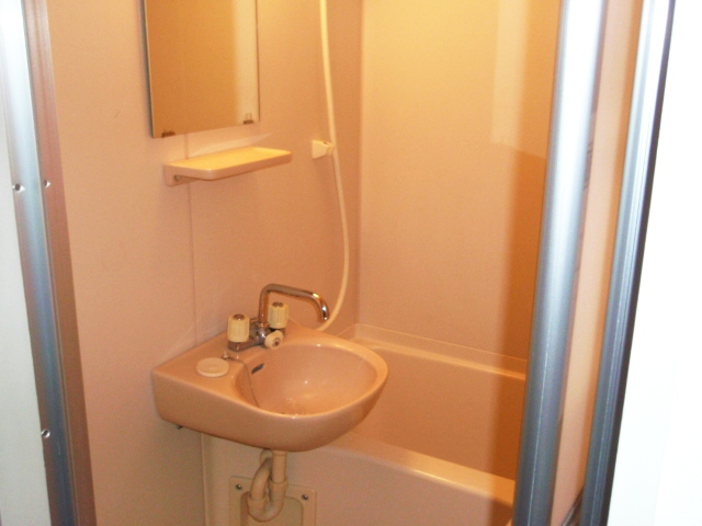 バス・シャワールーム　同物件別号室