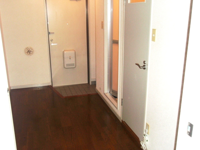 玄関　同物件別号室