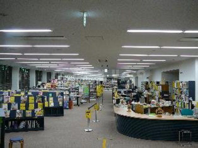 図書館　豊中市立　蛍池図書館（図書館）まで783m