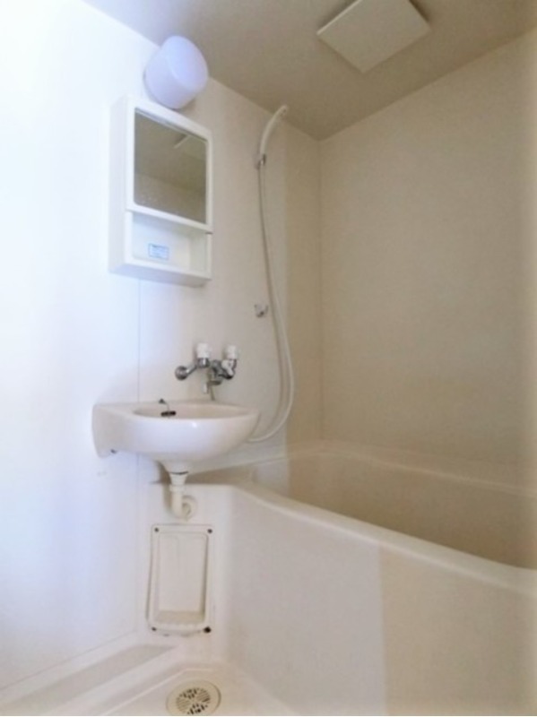 バス・シャワールーム　図面と現状に相違がある場合には現状を優先