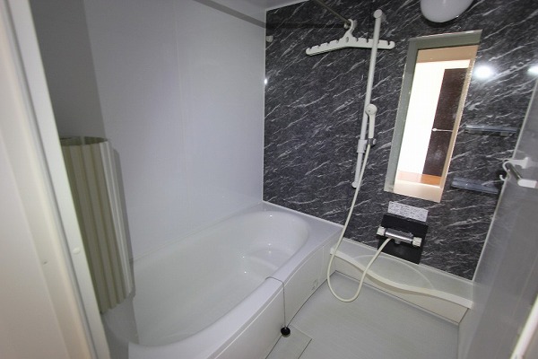 バス・シャワールーム　一日の疲れを癒してください