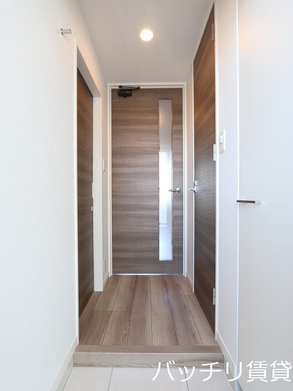 玄関　画像は同シリーズタイプの為、参考写真になります。