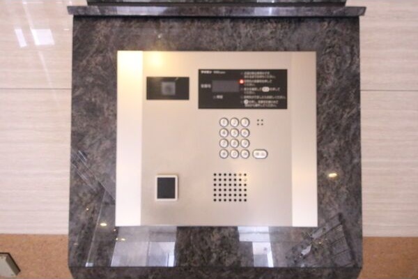 セキュリティ　初期費用分割可★ご希望の場所まで無料送迎サービス付♪