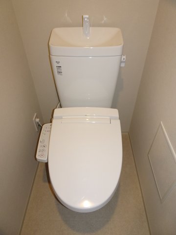 トイレ　エステムプラザ横濱関内 ＊別部屋参考