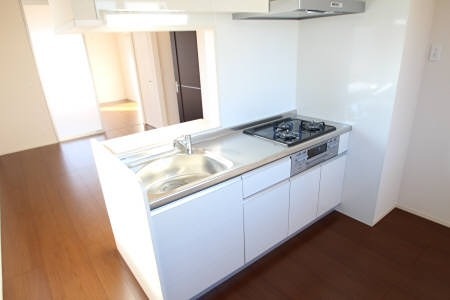 キッチン　3口コンロ・グリル付きです★