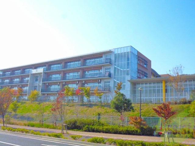 小学校　彩都の丘小学校（小学校）まで1679m