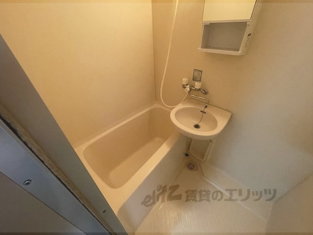 バス・シャワールーム　バス