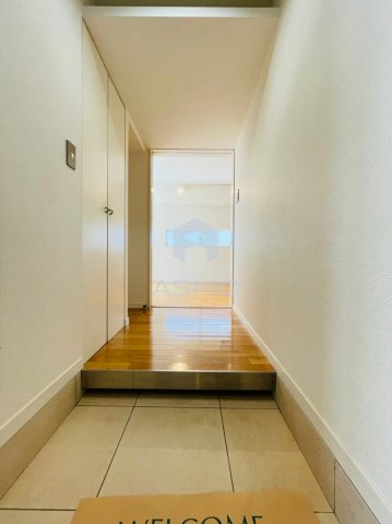 玄関　同マンション別部屋　参考写真