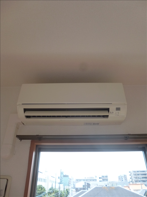 その他設備　リビングにエアコン１台付いています！