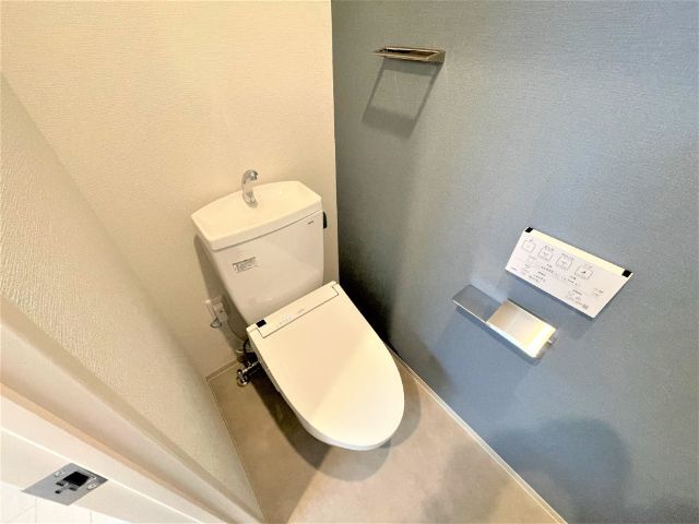 トイレ　同じタイプの２０１号室の写真です。