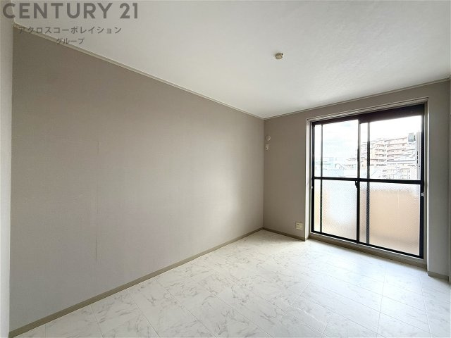 居室・リビング　南向きの洋室です♪