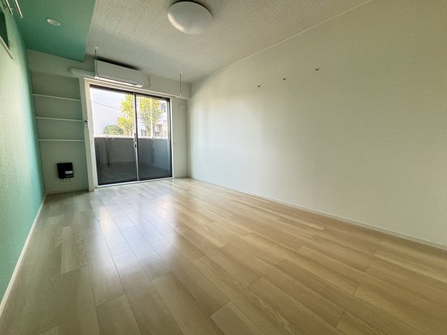 居室・リビング　※別号室参考写真