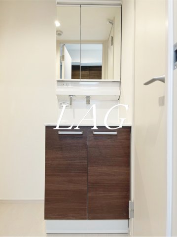 洗面設備　独立洗面台です。