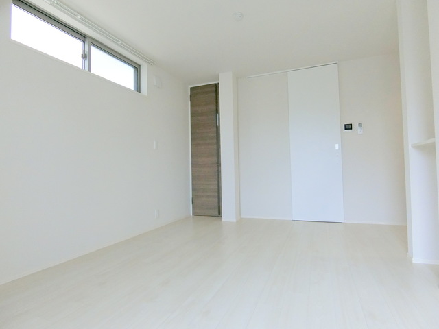 居室・リビング　★2面採光で明るいリビング★