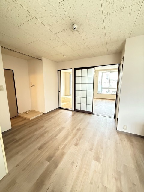 居室・リビング　８帖ダイニングキッチン