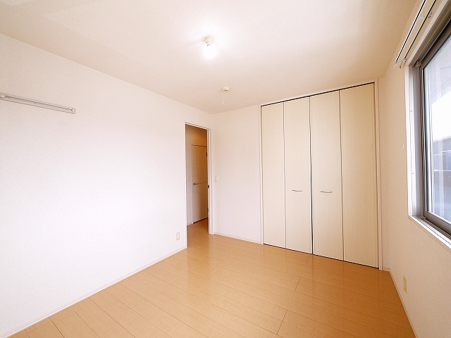 その他部屋・スペース　使い勝手のいい寝室です