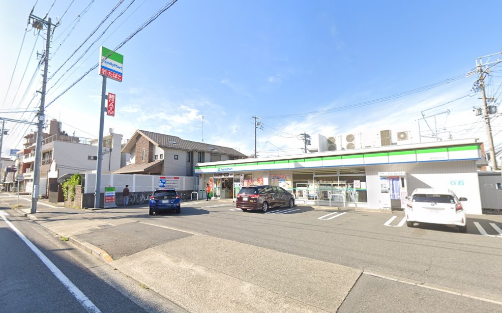 コンビニ　ファミリーマート城西病院前店 (コンビニ)（コンビニ）まで240m