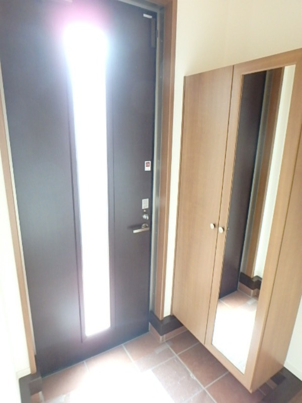 玄関　図面と現状に相違がある場合には現状を優先