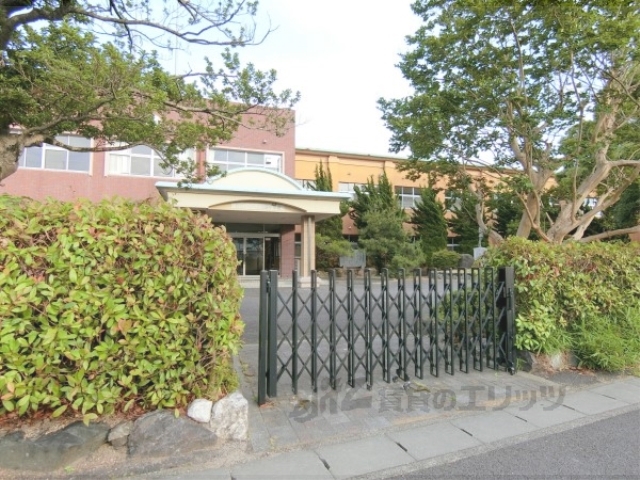 小学校　老蘇小学校（小学校）まで550m