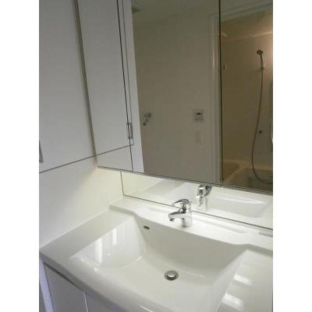 洗面設備　※写真は同タイプ住戸です。