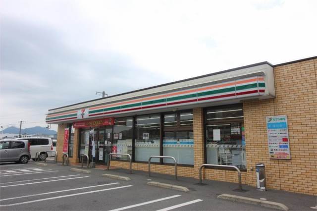 コンビニ　セブンイレブン 水巻立屋敷店（コンビニ）まで884m