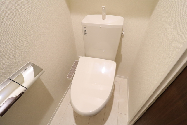 トイレ　温水洗浄暖房便座