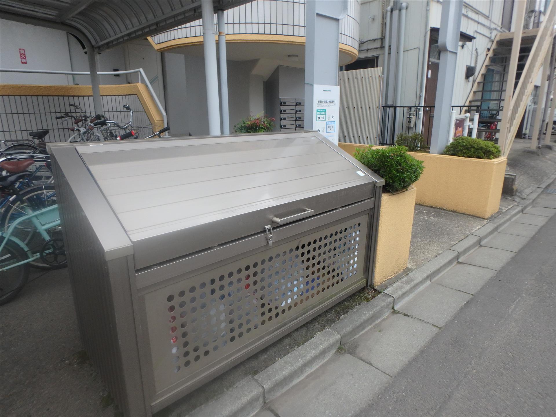 その他　敷地内ゴミ置き場があります