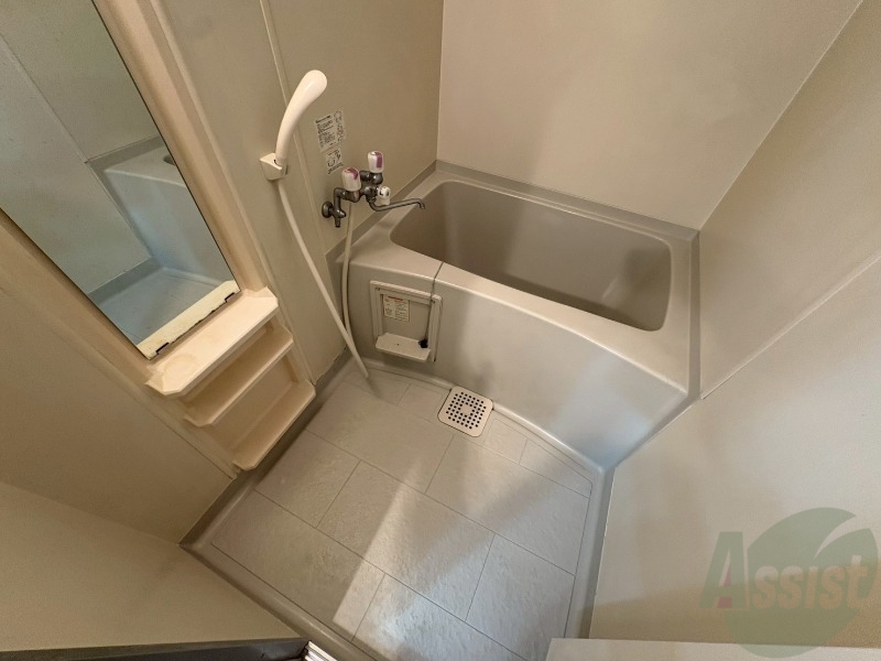 バス・シャワールーム　お風呂です。ゆっくりお風呂につかるのも体に良いですね～