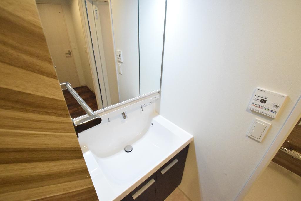 洗面設備　洗髪洗面化粧台