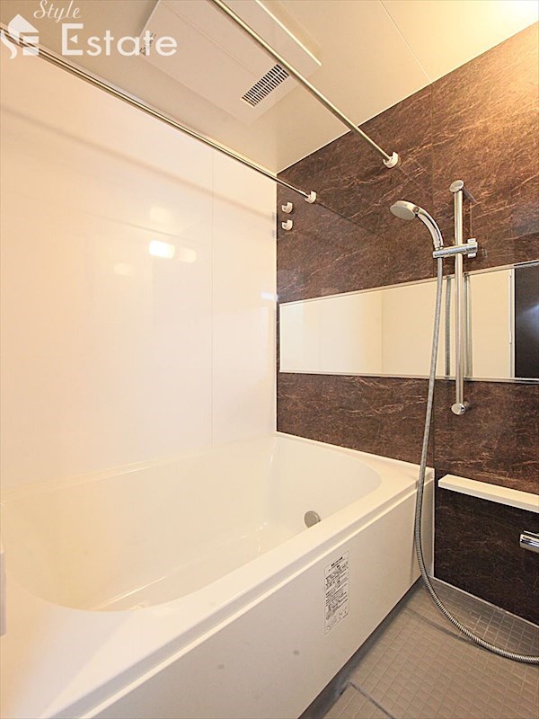 バス・シャワールーム　バスルーム