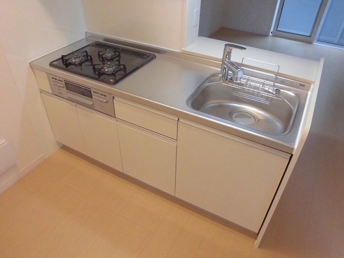 キッチン　3口コンロ・グリル付きです★