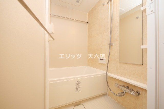 バス・シャワールーム　洗面