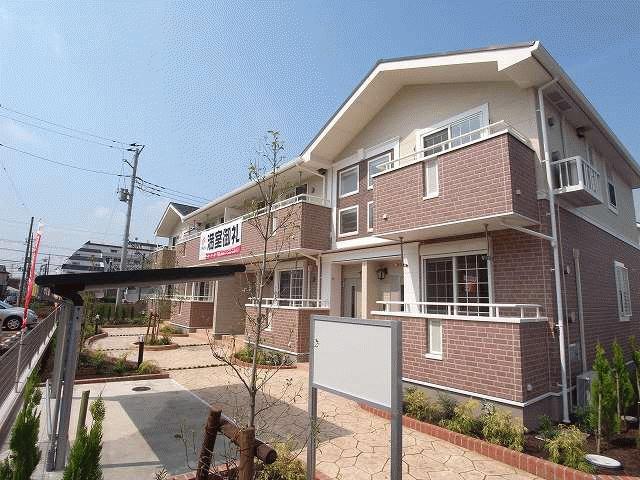 建物外観　2階建て