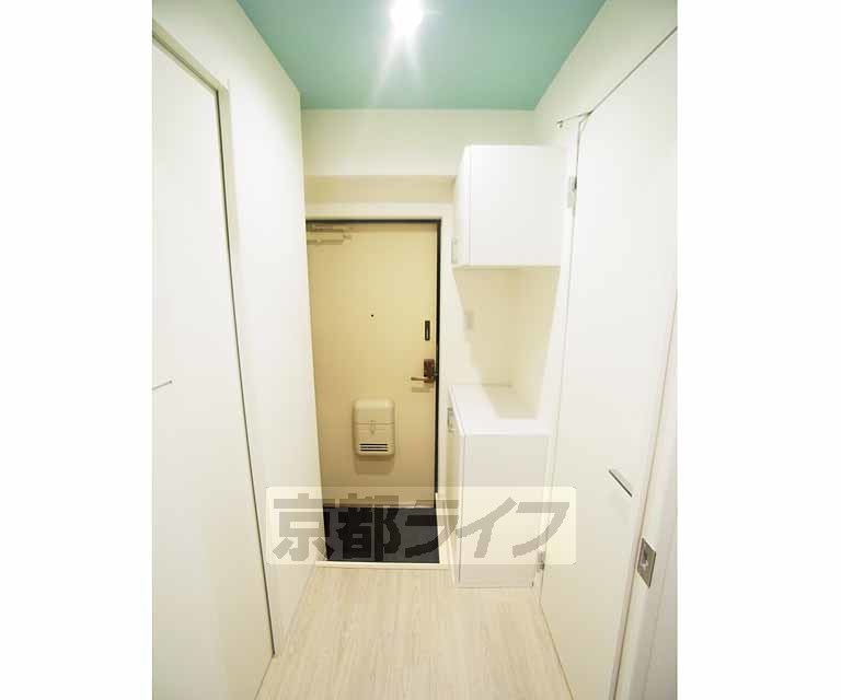 玄関　帰宅してもホッとする明るい玄関