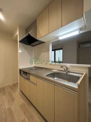 キッチン　モンステラ