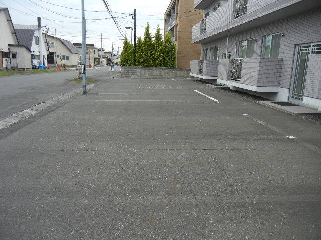 駐車場　駐車場