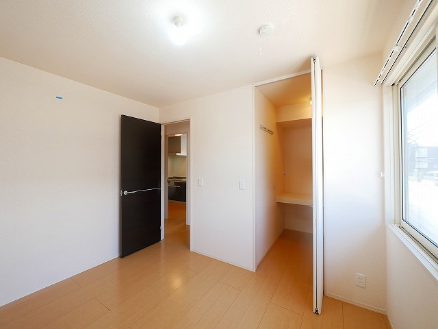 その他部屋・スペース　落ち着いて過ごせるお部屋なので、寝室にいかがでしょうか
