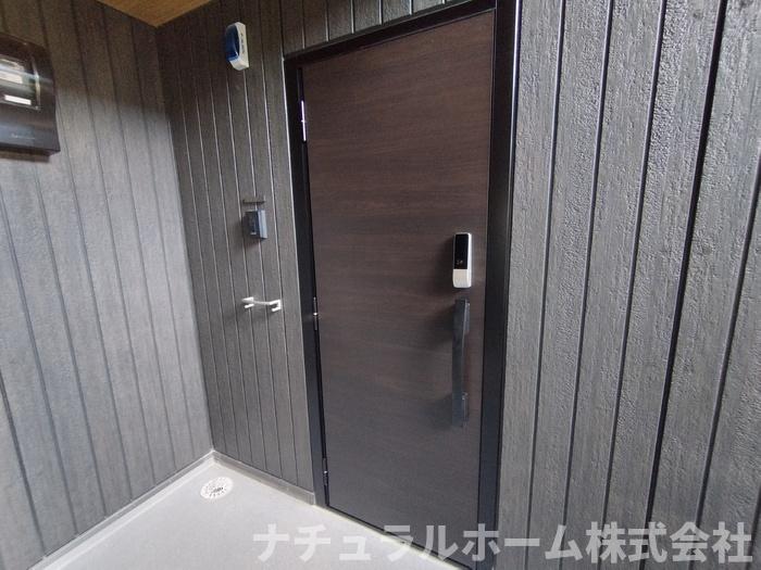 玄関　玄関ドア