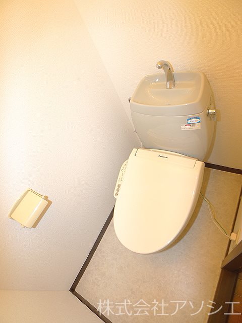 トイレ　ウォシュレット便座