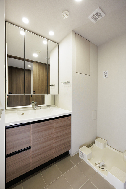 洗面設備　※写真は同タイプ住戸です。