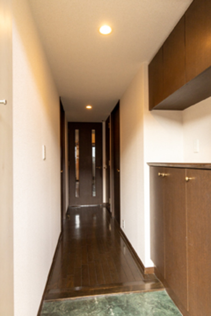 玄関　※写真は同タイプ住戸です。